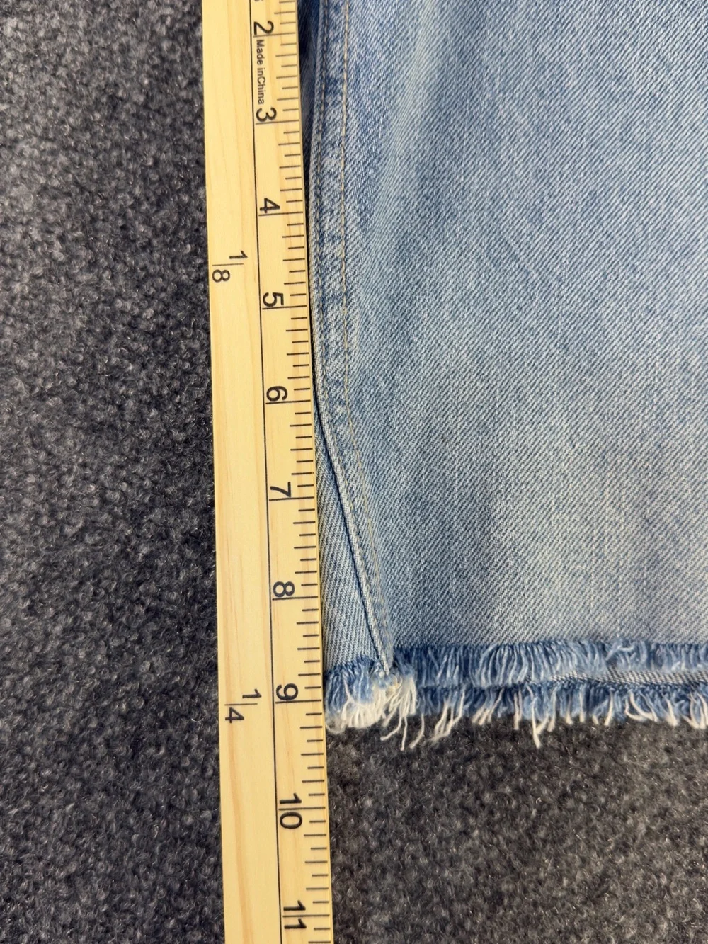 Old Navy Mid-Rise Baggy Denim Bermuda Shorts Size 8 Light Wash 9” Inseam Raw Hem